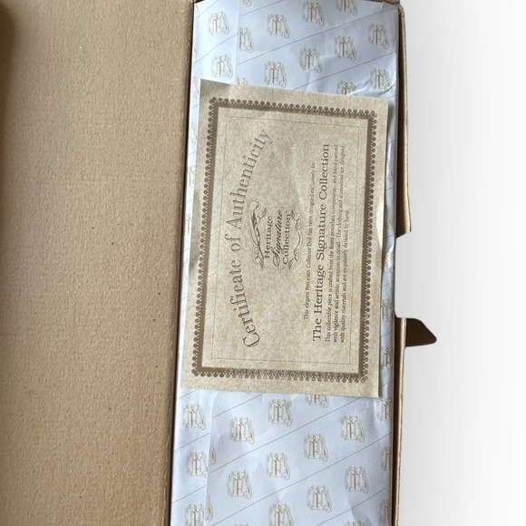 Chenoa Indian Doll Heritage Signature‎ Collection Native American Porcelain Doll - Picture 5 of 7